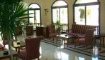 Shores amphoras 03-lobby2