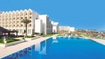 Hotel Amir Palace 02-medence0.jpg
