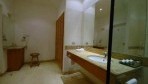 El Gouna Mövenpick 04-szoba5fürdő.jpg