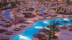 Hilton Long Beach 02-medence2.jpg