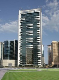 Auris First Central ****