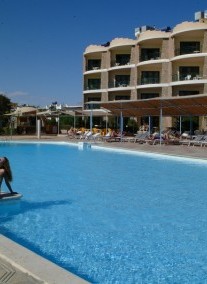 Samaka Beach Hotel ***